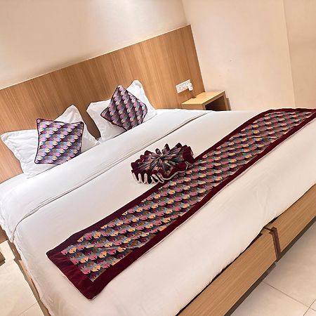 Siddhartha Hotel, Tikapur Zewnętrze zdjęcie