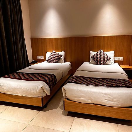 Siddhartha Hotel, Tikapur Zewnętrze zdjęcie