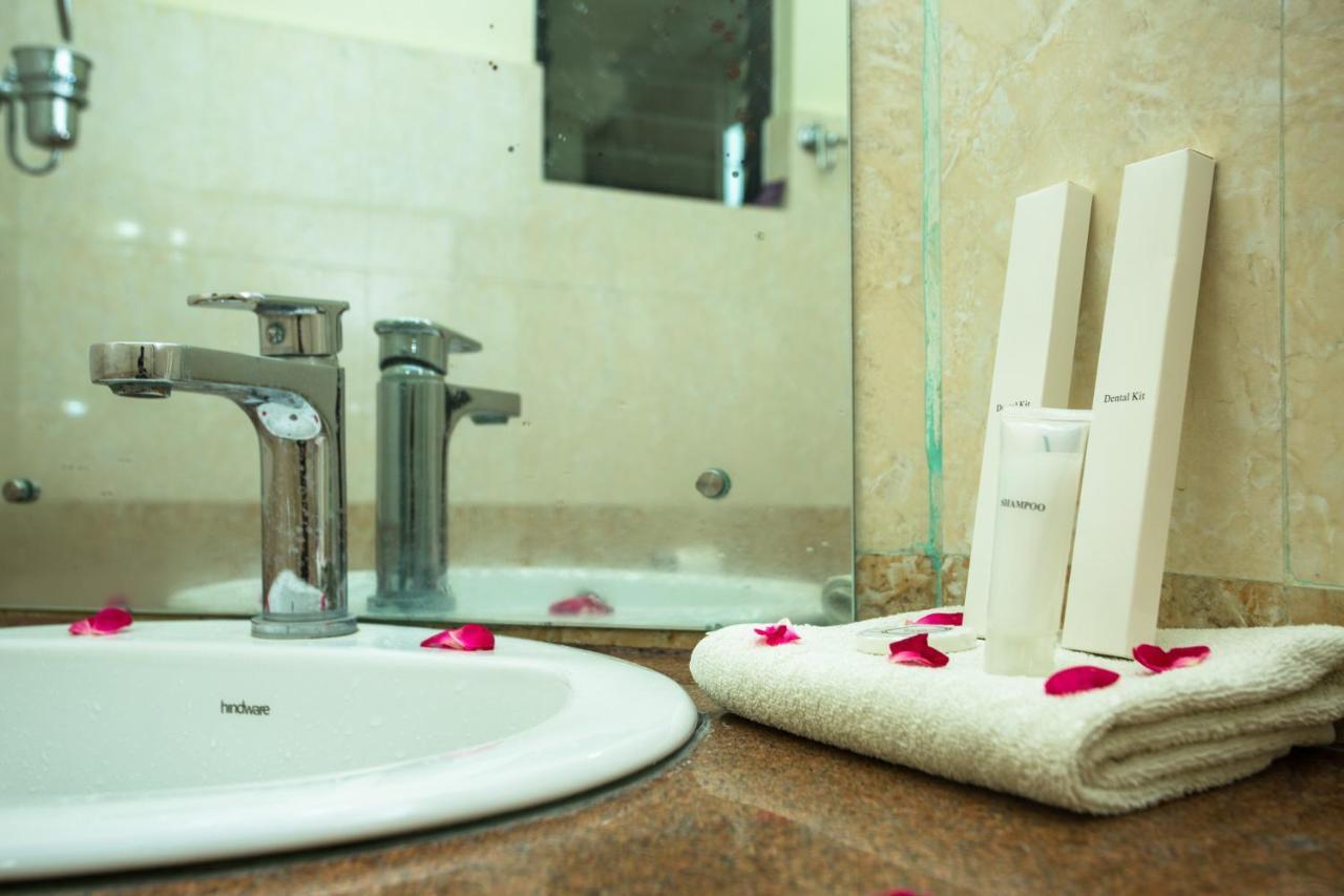 Siddhartha Hotel, Tikapur Zewnętrze zdjęcie