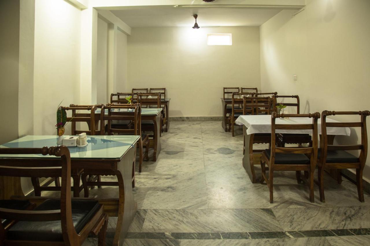 Siddhartha Hotel, Tikapur Zewnętrze zdjęcie