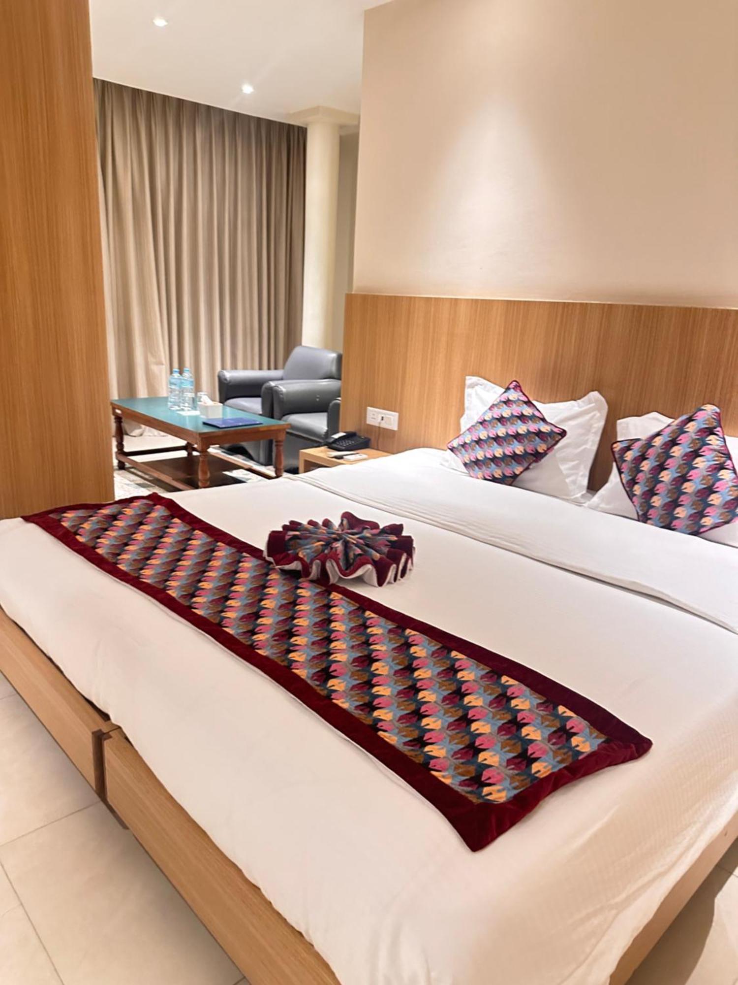Siddhartha Hotel, Tikapur Zewnętrze zdjęcie