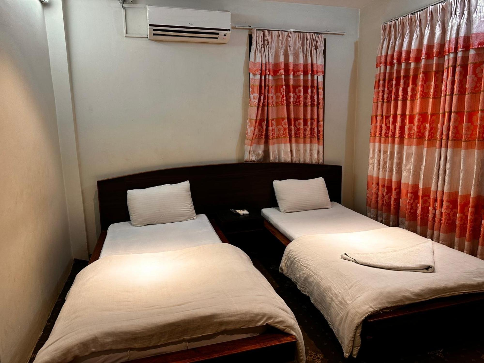 Siddhartha Hotel, Tikapur Zewnętrze zdjęcie