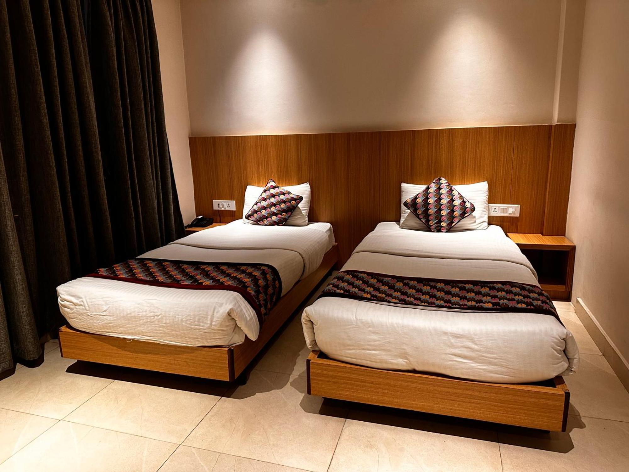 Siddhartha Hotel, Tikapur Zewnętrze zdjęcie